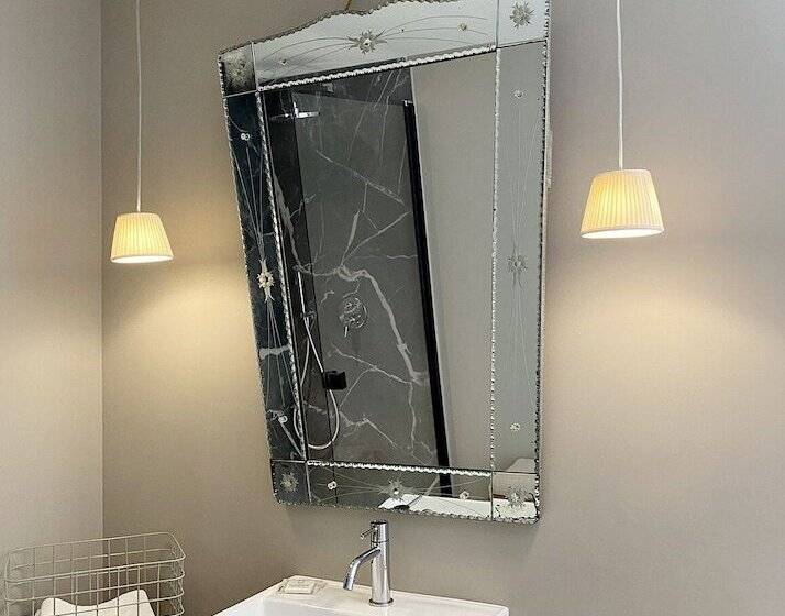 Номер Deluxe, Paul