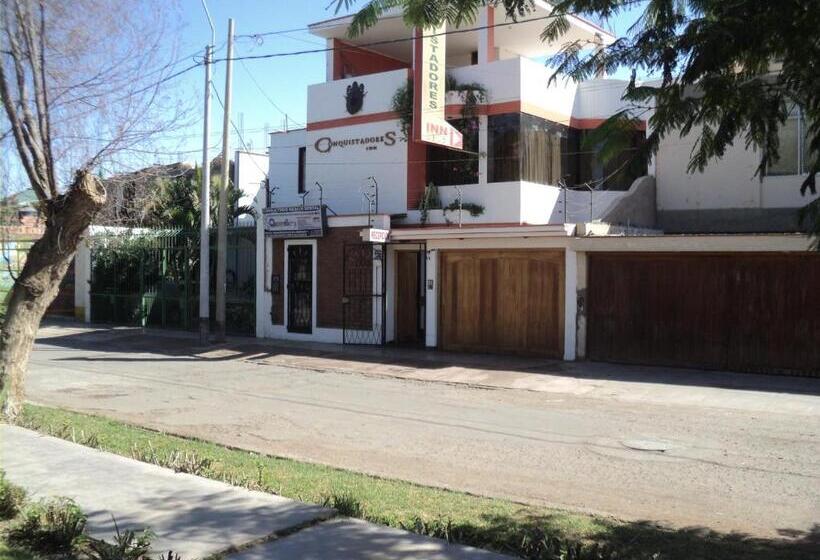 غرفة قياسية رباعية مطلة على الحديقة, Conquistadores Inn