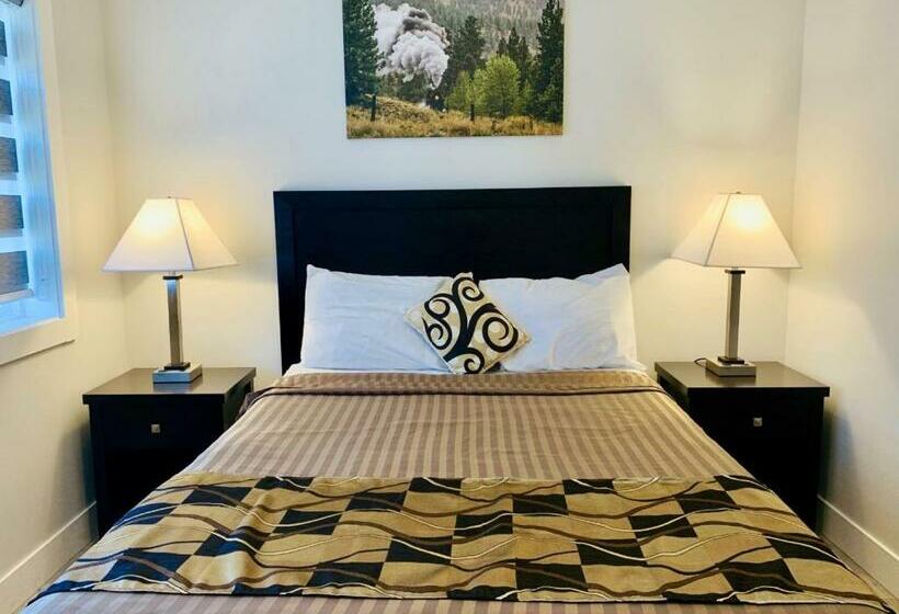 ２ベッドスイートルーム, Traveler's Motel Penticton