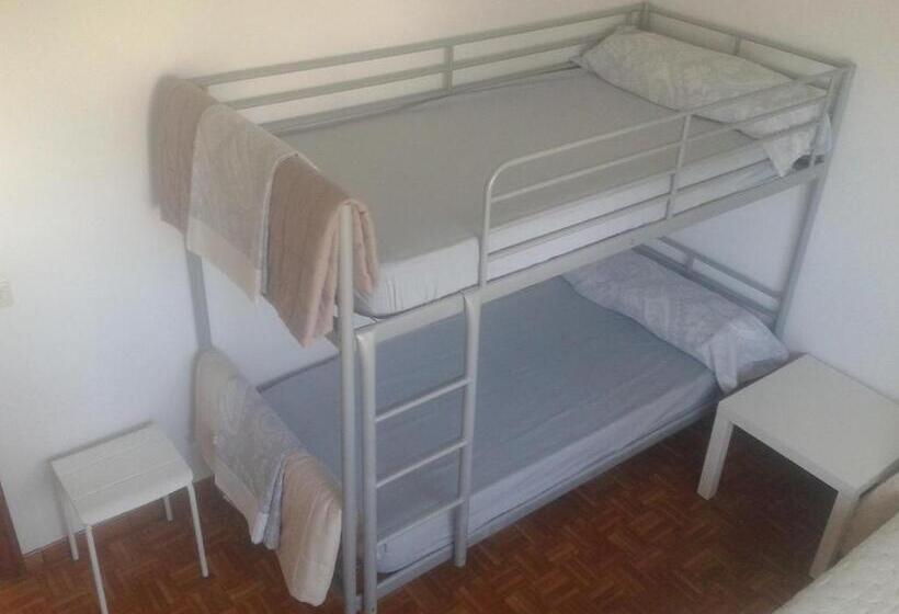 Трехместный Номер Стандарт Совместная Ванная, Casa Do Marabillas Hostel