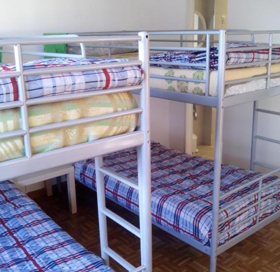 Четырехместный Номер Стандарт, Casa Do Marabillas Hostel