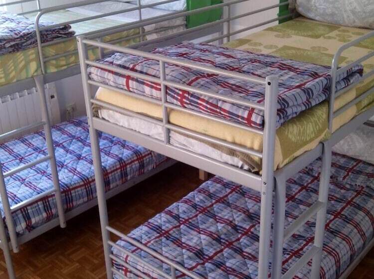 Четырехместный Номер Стандарт, Casa Do Marabillas Hostel