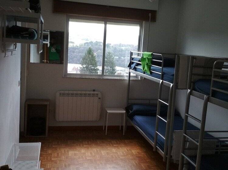 Номер Стандарт Четырехместный Совместный Санузел, Casa Do Marabillas Hostel