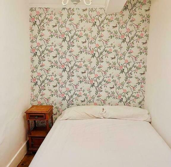 带共用浴室的标准房间, Hostel Baqueira   Refugi Rosta   Pyrenmuseu