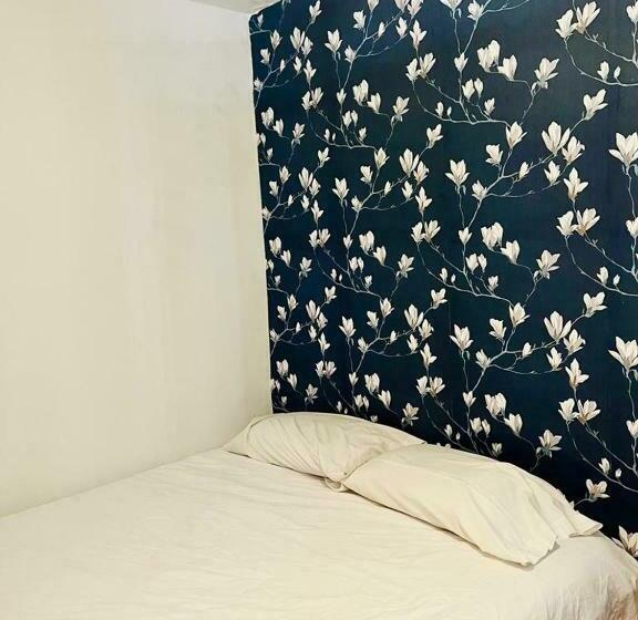 带共用浴室的标准房间, Hostel Baqueira   Refugi Rosta   Pyrenmuseu
