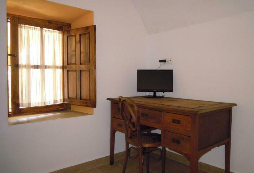 标准三人间, Hostel Cañaveral