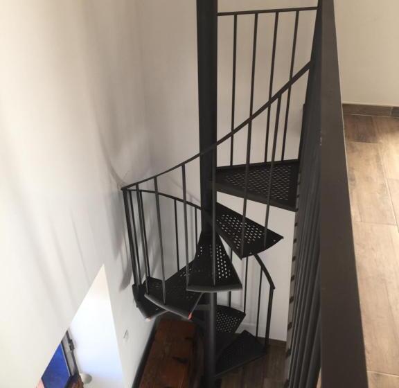 标准工作室, Hostel Cañaveral