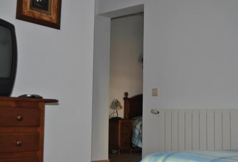 Полулюкс, Hostal Rural Amador
