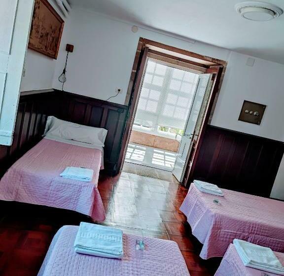 Четырехместный Номер Стандарт, Pension Albergue Don Alvaro