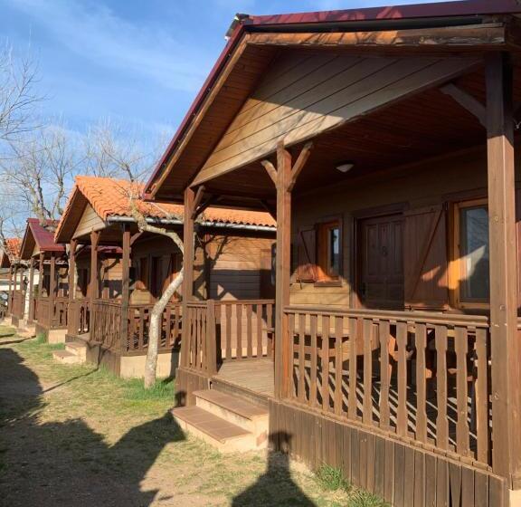 Бунгало Стандарт 2 Спальни, Camping Gironella