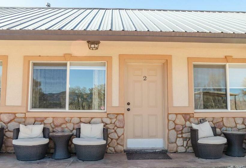 Номер Стандарт, Mountain Ridge Cabins & Lodging Between Bryce And Zion National Park