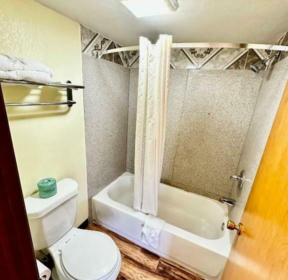 스탠다드 룸, Regency Inn Iola