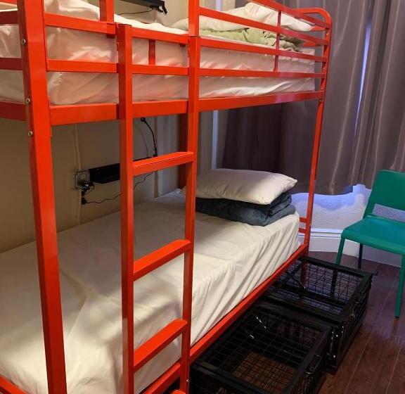 Cama em Quarto Partilhado com Casa de Banho partilhada, Orange Village Hostel