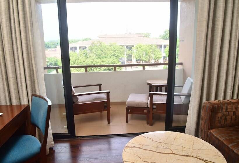 豪华房间, Radisson Blu Resort & Spa Alibaug