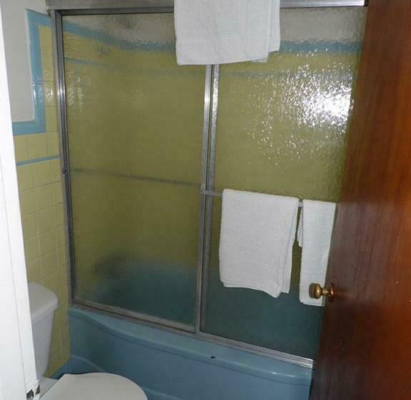 Номер Стандарт 2 Двуспальные Кровати, Tazewell Motel