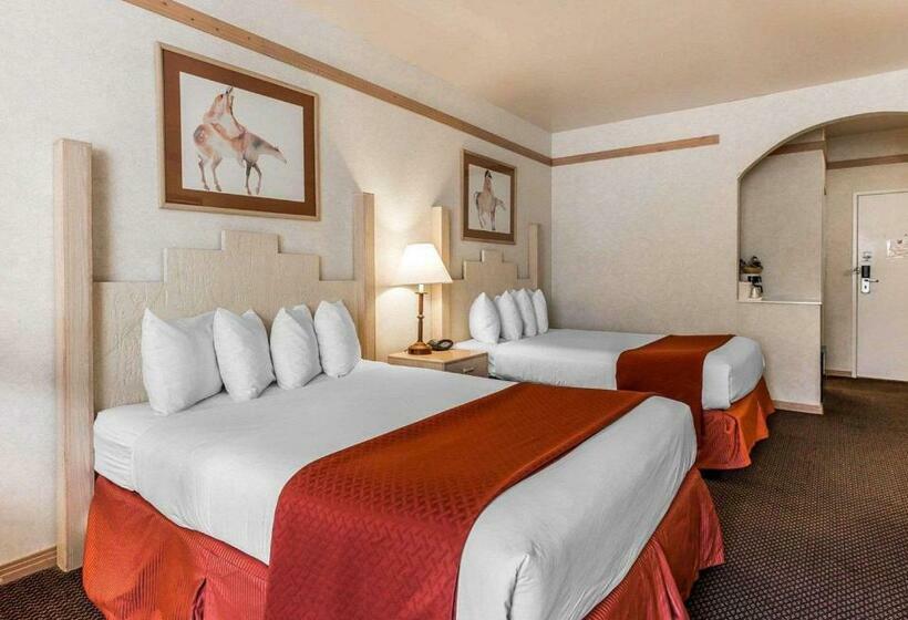 Люкс, Quality Suites Moab Near Arches National Park