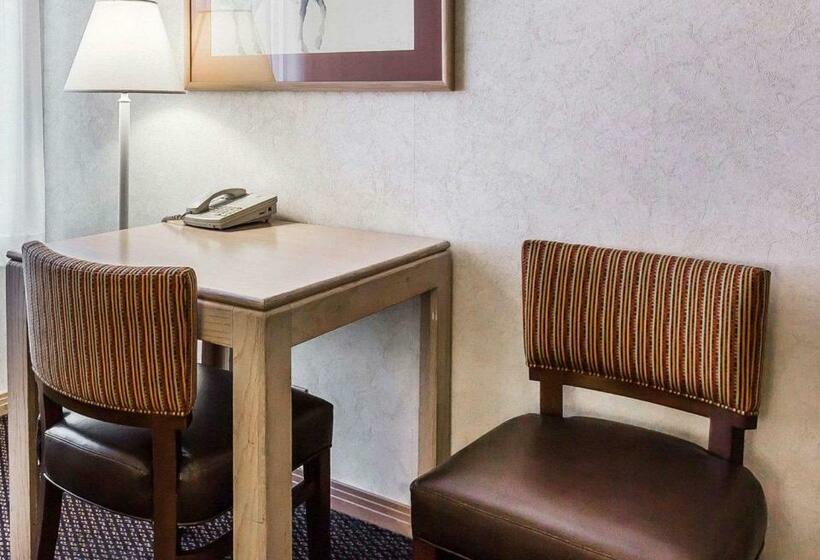 Люкс, Quality Suites Moab Near Arches National Park