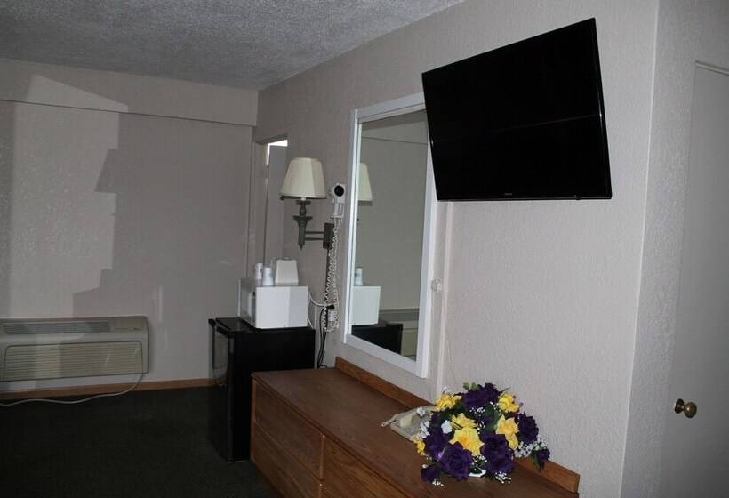 غرفه قياسيه سريرين مزدوجين, American Motor Inn   Rock Island