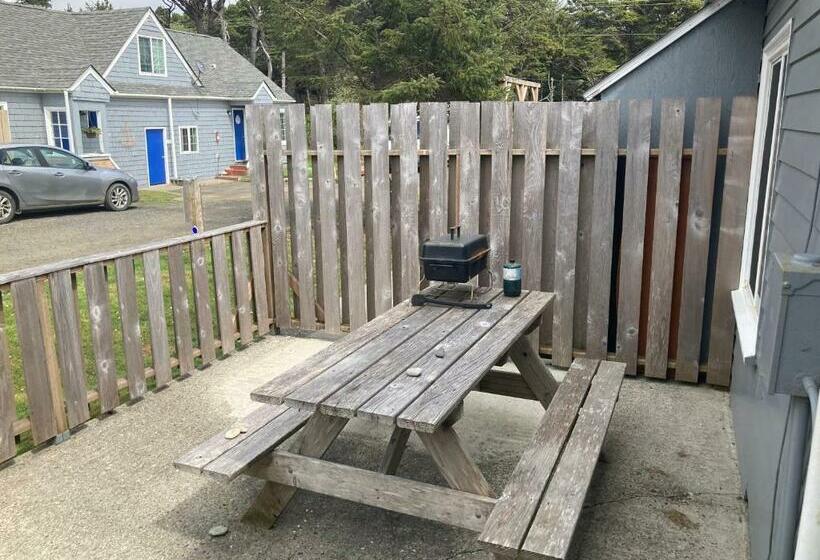 Номер Стандартный Кровать Куин, Tillicum Beach Motel   Formerly Deane S Oceanfront Lodge