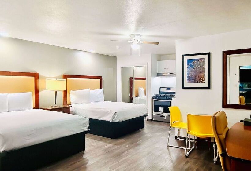 Номер Deluxe, Oceanside Inn & Suites, A Days Inn By Wyndham