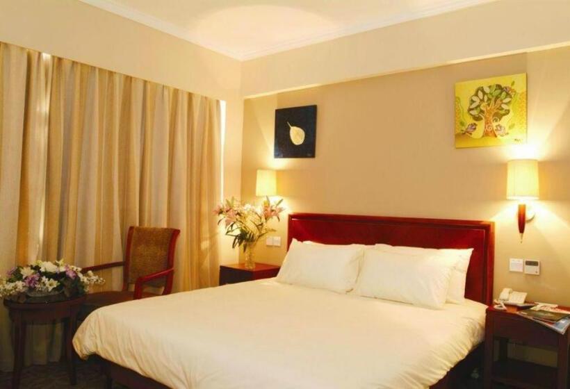 Трехместный Номер Стандарт с Видом, Greentree Inn Beijing Changping District Beiqijia Future Science & Technology City