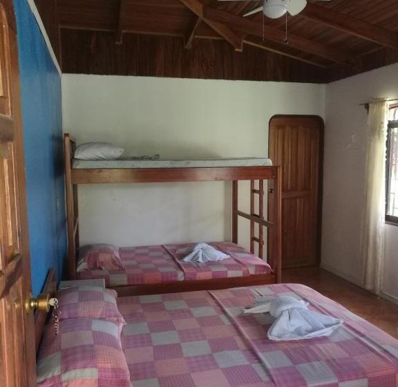 Номер Стандарт Трехместный, Corcovado Wild Hostel