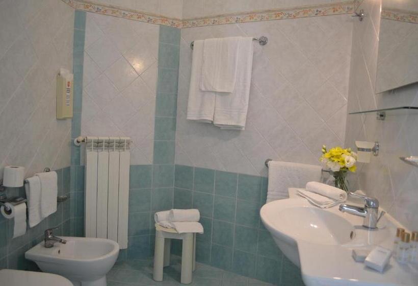 Номер Стандарт Трехместный, I Due Gabbiani Citr 9006