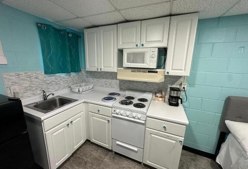 스탠다드 룸 풀장 전망, Old Orchard Beach Motel