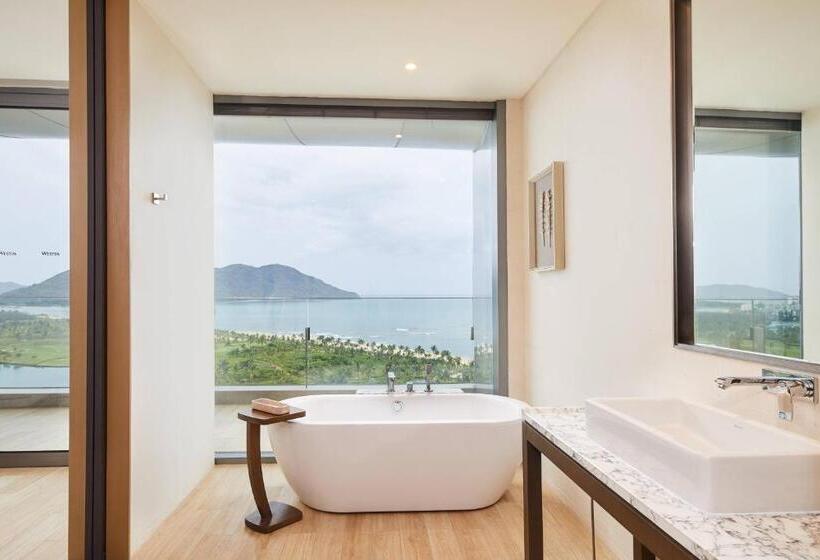 Номер Deluxe Вид на Море, The Westin Blue Bay Resort & Spa