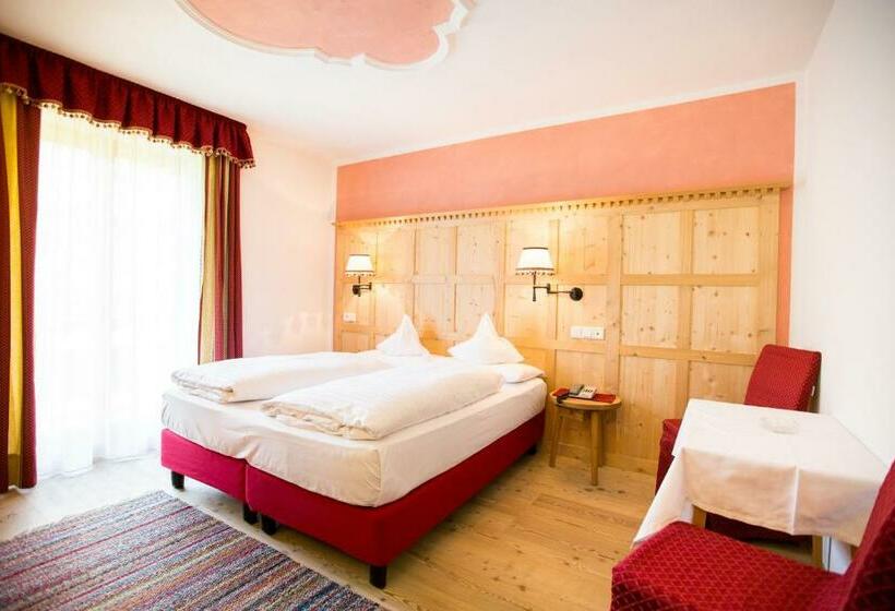 Quarto Comfort, Al Plan, A Mountain Moving