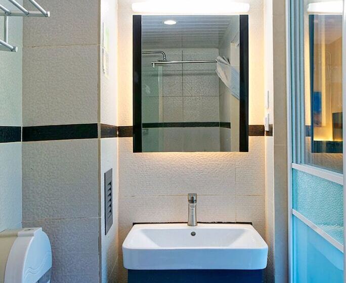 Quarto Deluxe, Kunming Upland International Youth Hostel Near The City Center , 2 Mins Walk To The Green Lake,3 Min