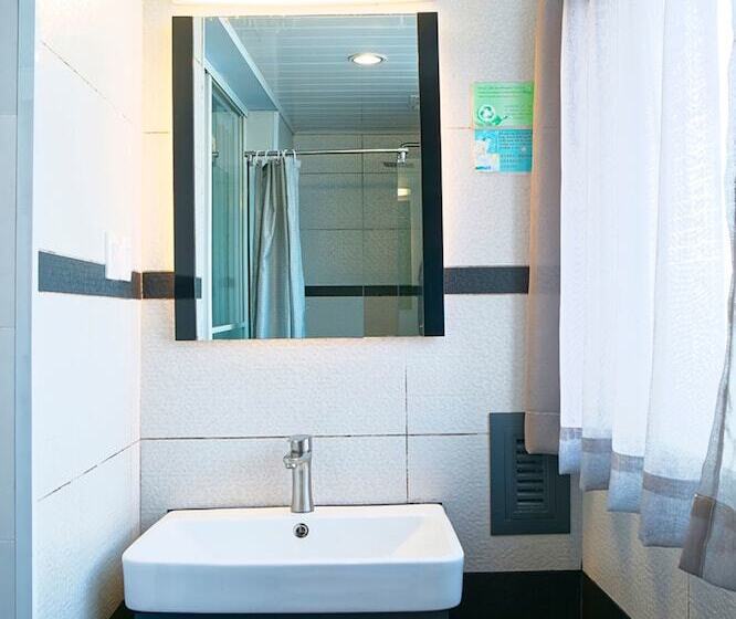 Quarto Estandar, Kunming Upland International Youth Hostel Near The City Center , 2 Mins Walk To The Green Lake,3 Min