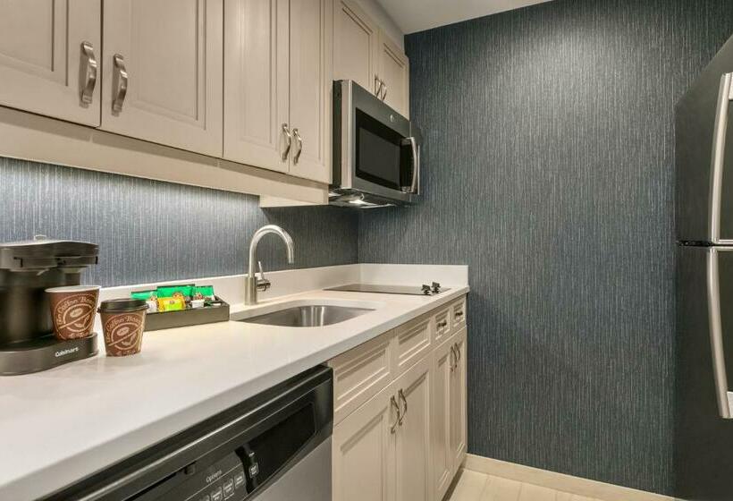 Люкс Deluxe Кровать Кинг, Homewood Suites By Hilton Worcester