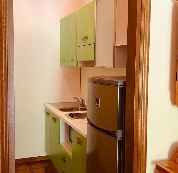 2 Bedroom Apartment with Views, Residence Hotel Maxi