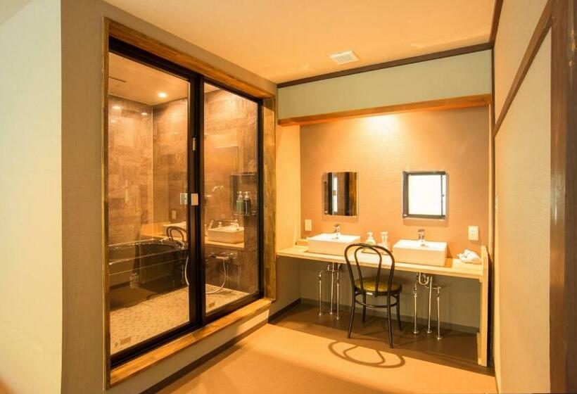 اتاق سوپریور, Kusatsu Onsen Eidaya