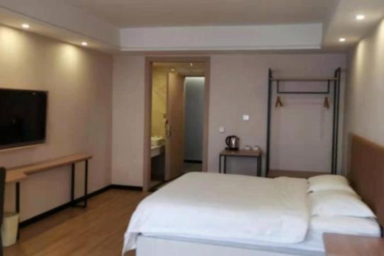 Номер Deluxe, Greentree Inn Chengdu Hightech Development West Zone Shidai Tian Street Express