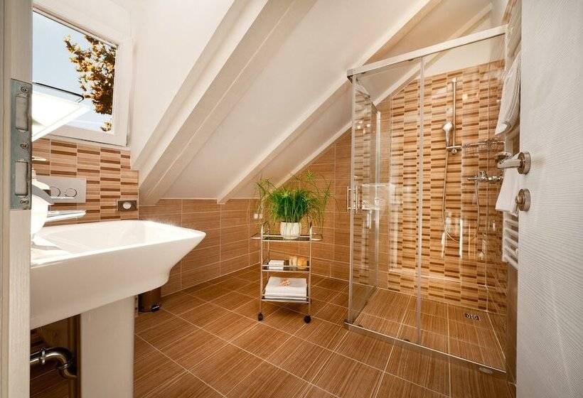 Quarto Quádruplo Deluxe, Lanterna Rooms