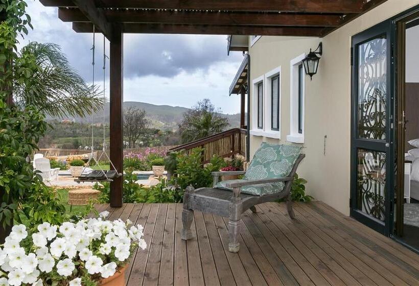 דירת חדר בקומת קרקע, Narnia Guest House
