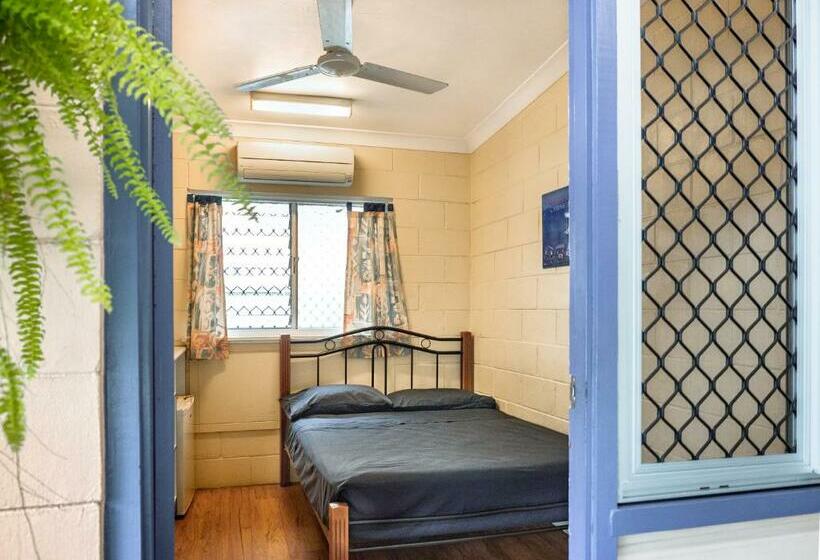 Номер Стандарт Совместная Ванная, Castaways Backpackers Cairns