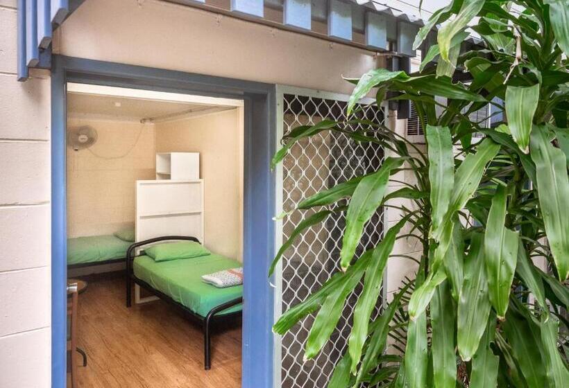 Номер Стандарт Совместная Ванная, Castaways Backpackers Cairns
