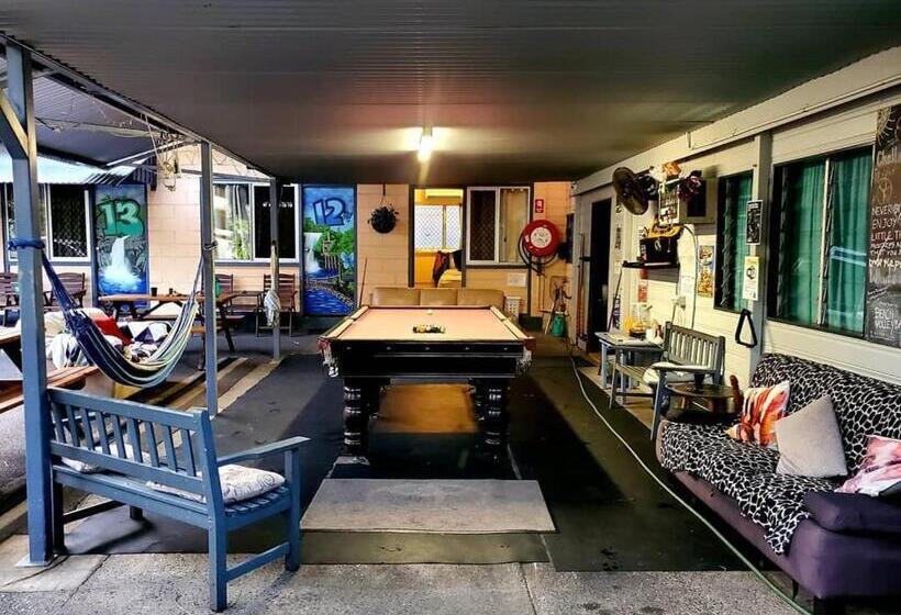 Четырехместный Номер Стандарт, Castaways Backpackers Cairns