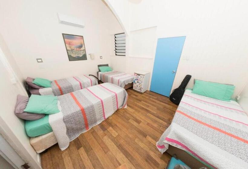 Семейный Номер Совместный Санузел, Castaways Backpackers Cairns