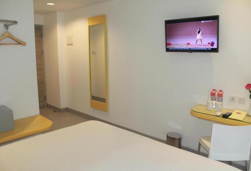 Номер Стандарт, Amaris Hotel Margorejo Surabaya