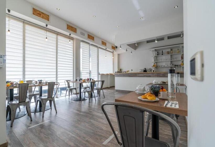 غرفة قياسية مطلّة علي الحديقة, Villa Rocla Guest House Pompei