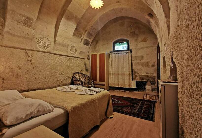 سوییت, Falcon Cave Suites