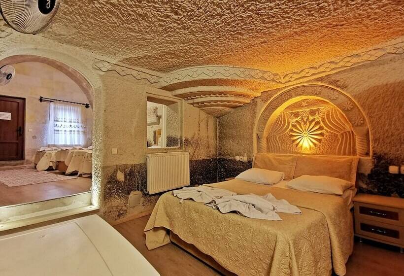 سوییت, Falcon Cave Suites