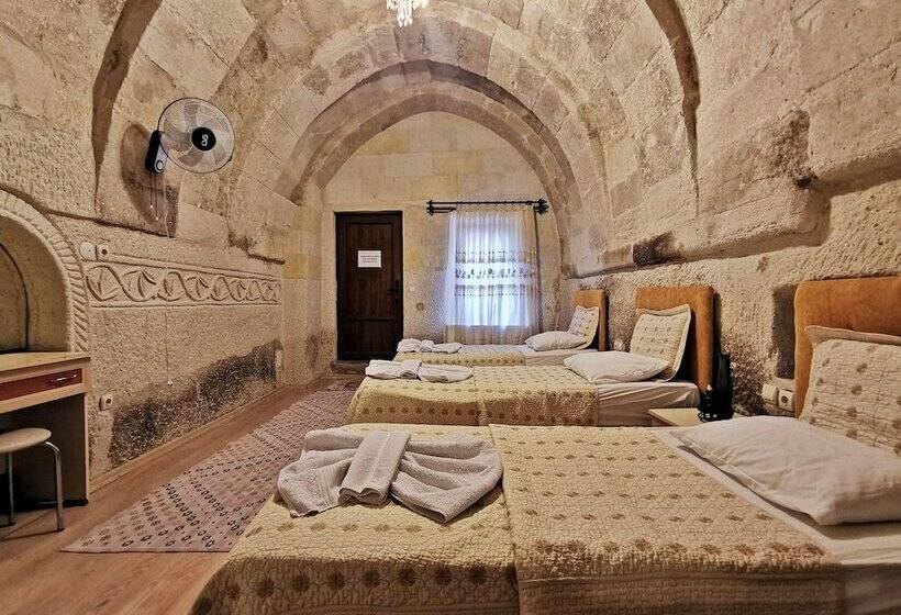 سوییت, Falcon Cave Suites