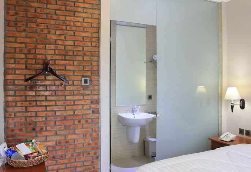 Хижина, Thong S Inn Hotel Kualanamu