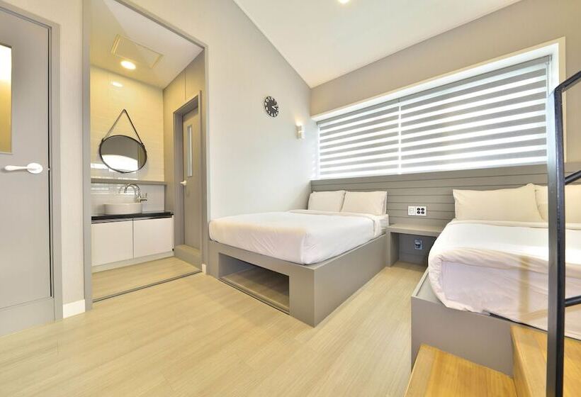 Семейный Номер, With U Hotel & Guesthouse