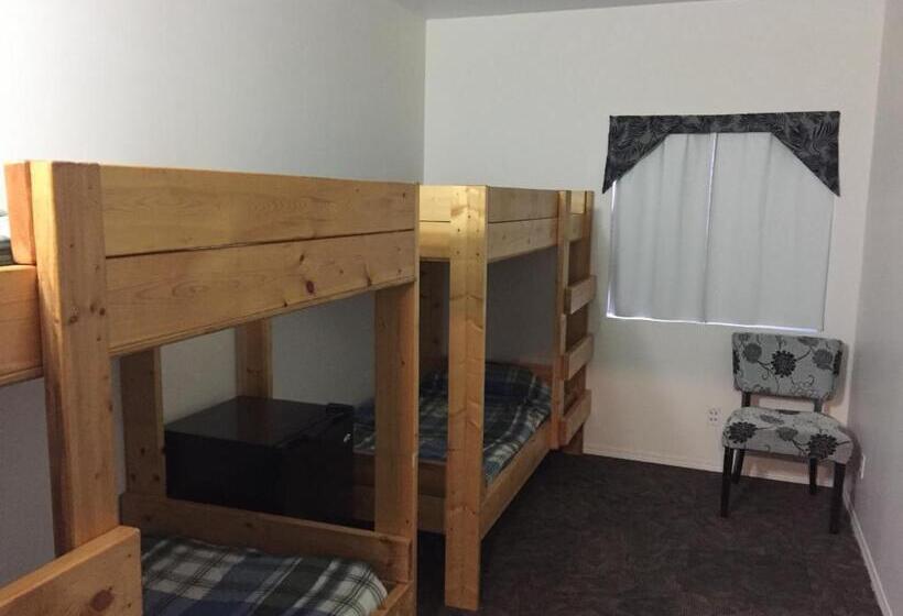 غرفة إقتصادية رباعية, Invermere Hostel